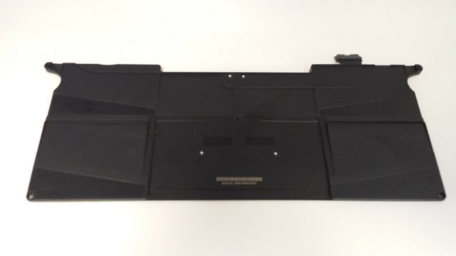 Pin MacBook Air MD711