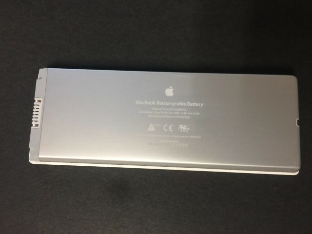 Pin MacBook MA518LL A